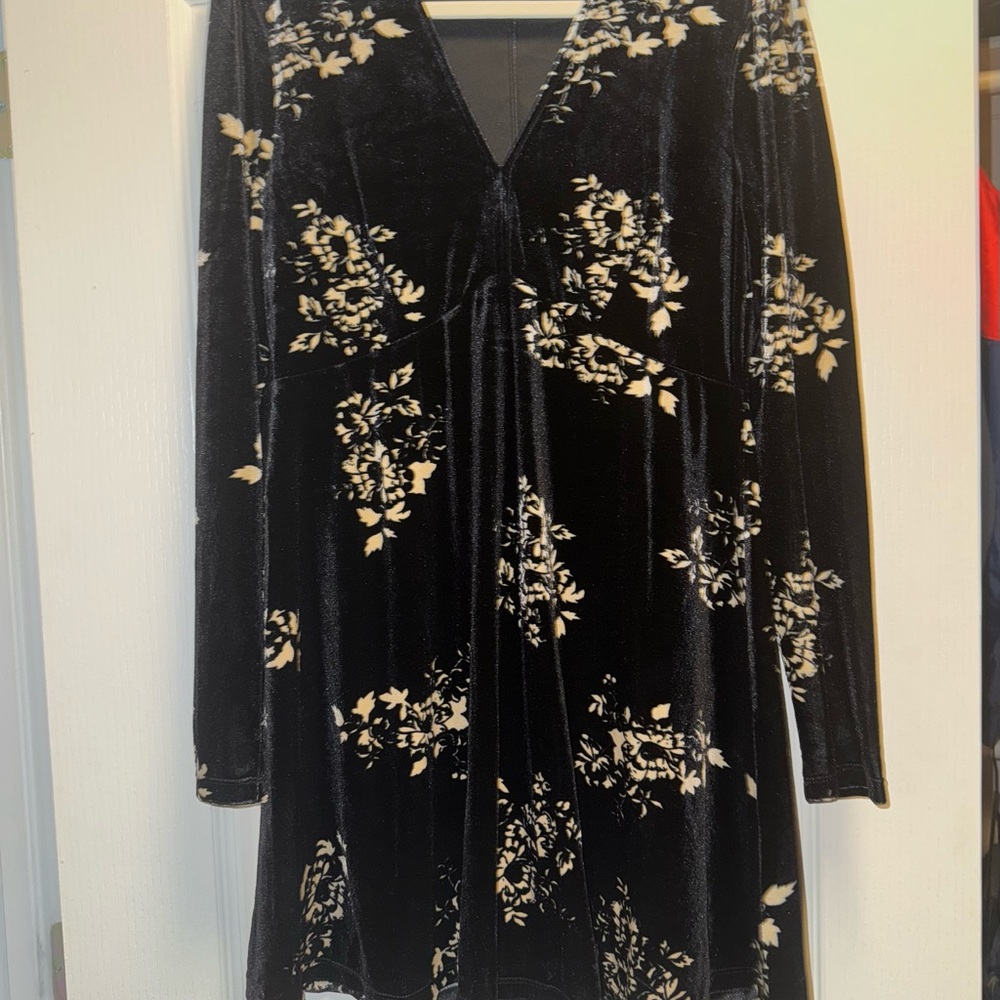 Romeo & Juliet Couture Velvet Dress
